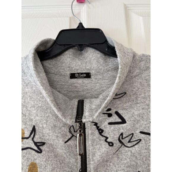 Et’ Lois Wearable Art Zip Up Cardigan Sweater Gray Paris Dog Print Medium/Large - Picture 3 of 6